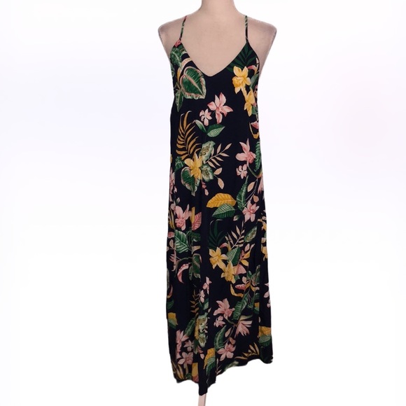 Old Navy Dresses & Skirts - Old Navy tropical floral maxi dress